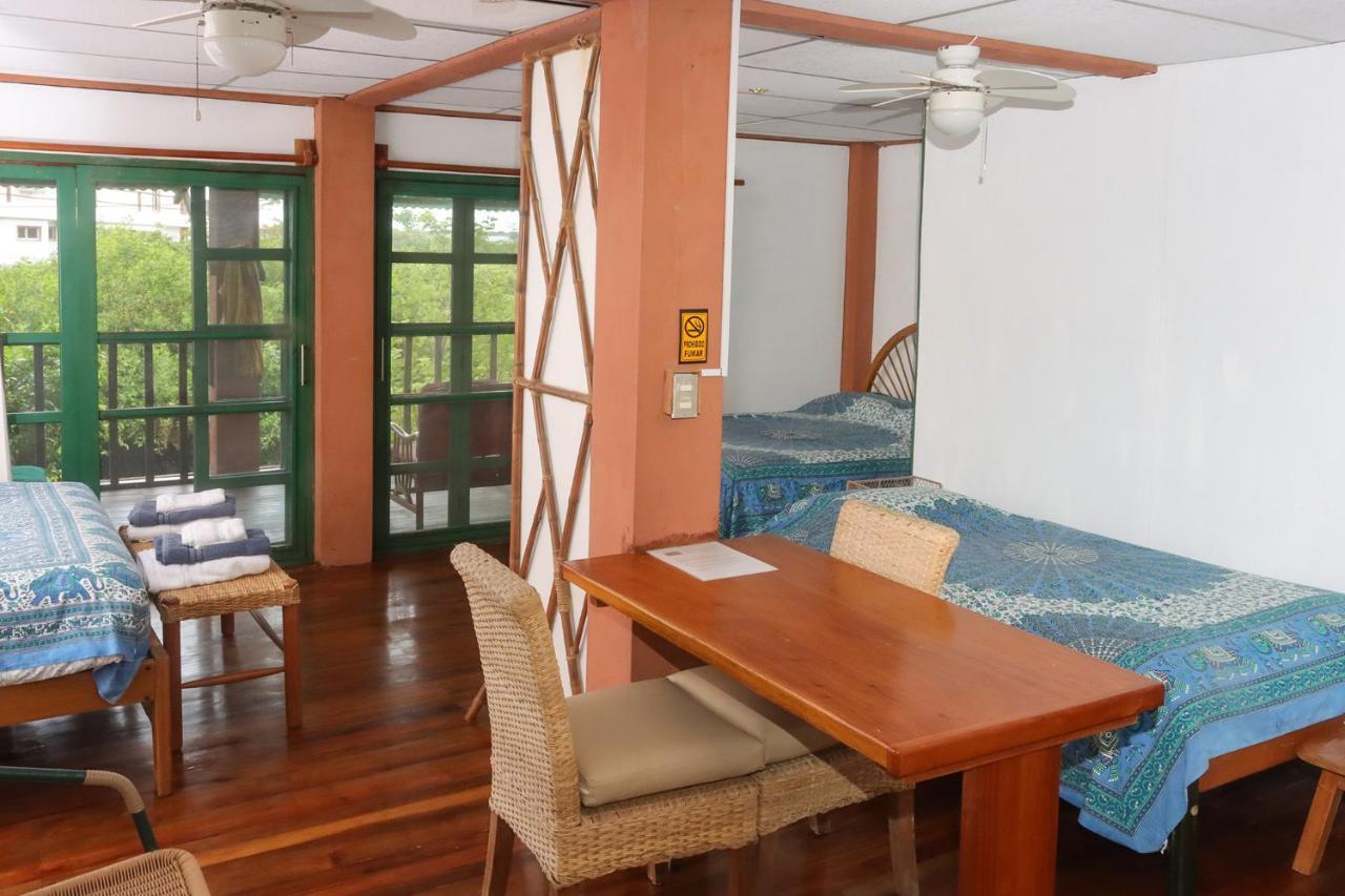 Galapagos Chalet Puerto Ayora  Exteriör bild