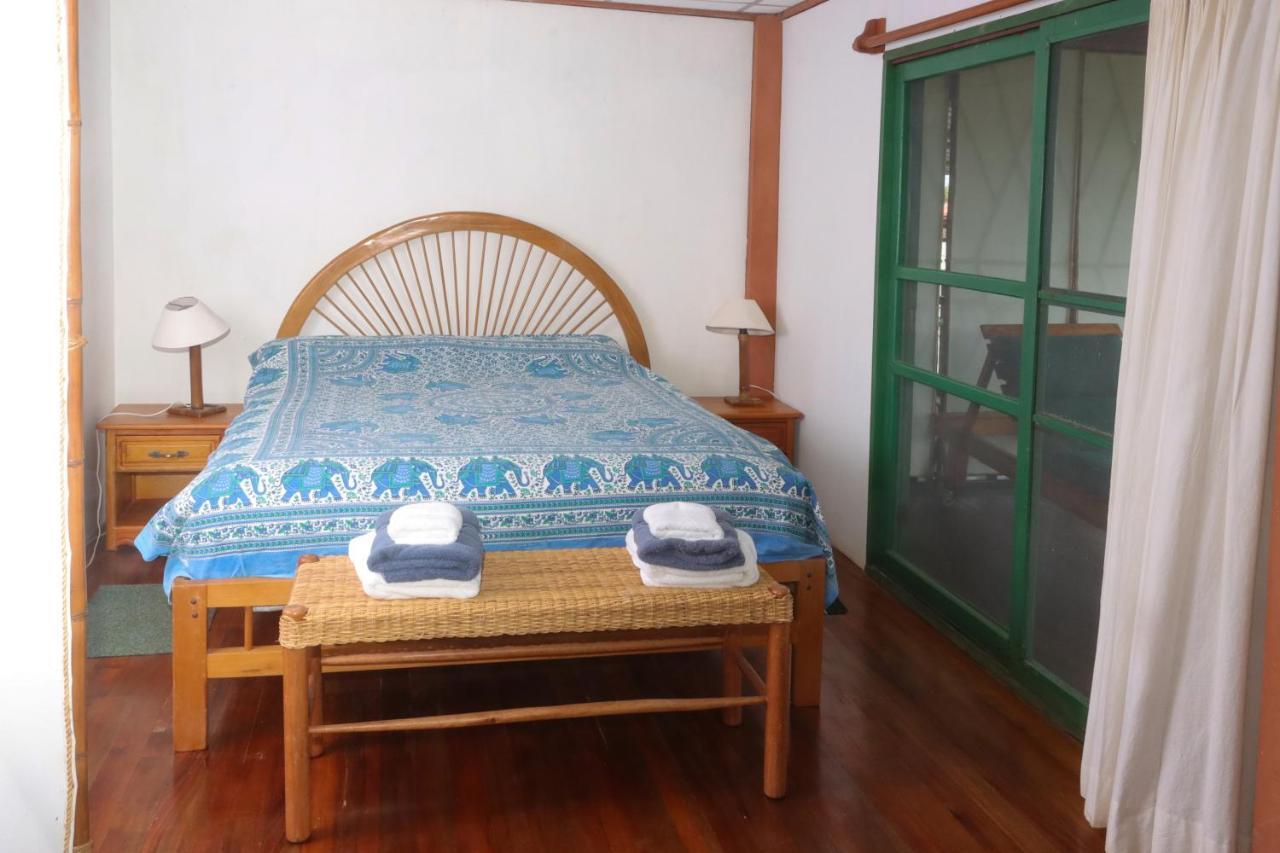 Galapagos Chalet Puerto Ayora  Exteriör bild